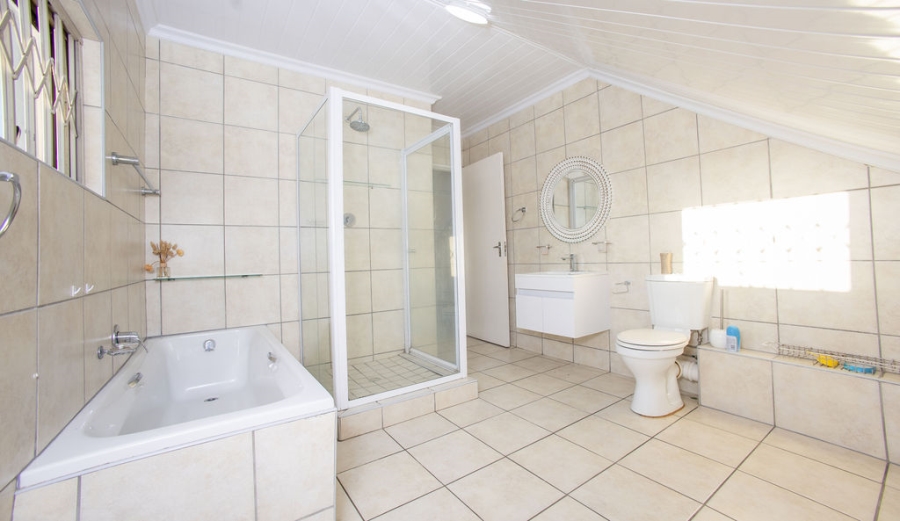3 Bedroom Property for Sale in Sunnyridge Eastern Cape